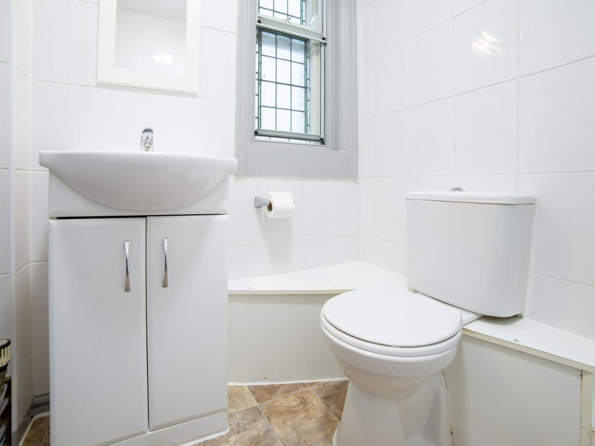 The Royal Hotel Kettering Bagian luar foto