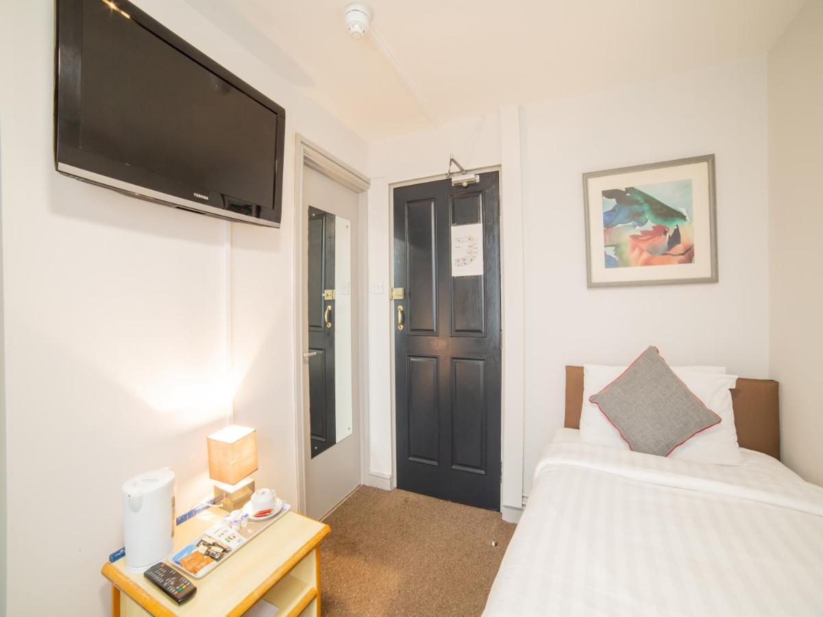 The Royal Hotel Kettering Bagian luar foto